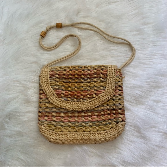Hand Crafted Straw Rattan Colorful Woven Flap Over Shoulder Bag - Picture 9 of 10